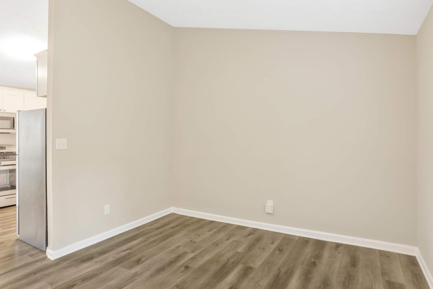 3920 Wood Path Ln photo 5