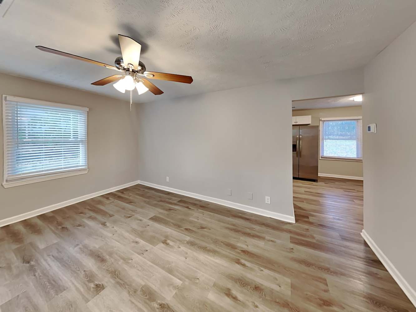 300 Banberry Dr Se photo 4