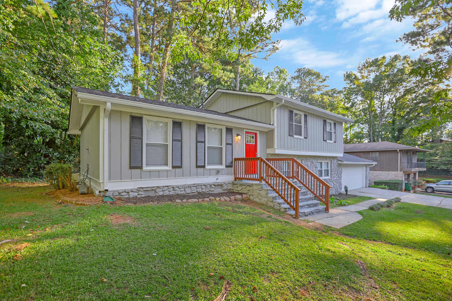 3857 Pointe Bleue Dr photo 2