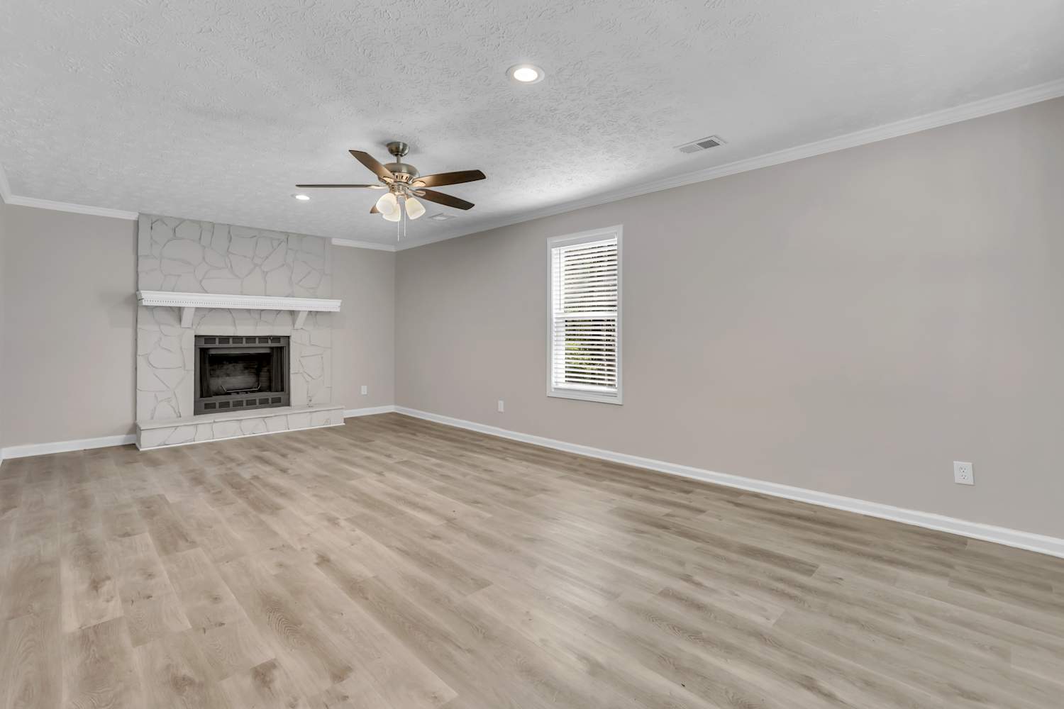 6583 Swift Creek Rd photo 4