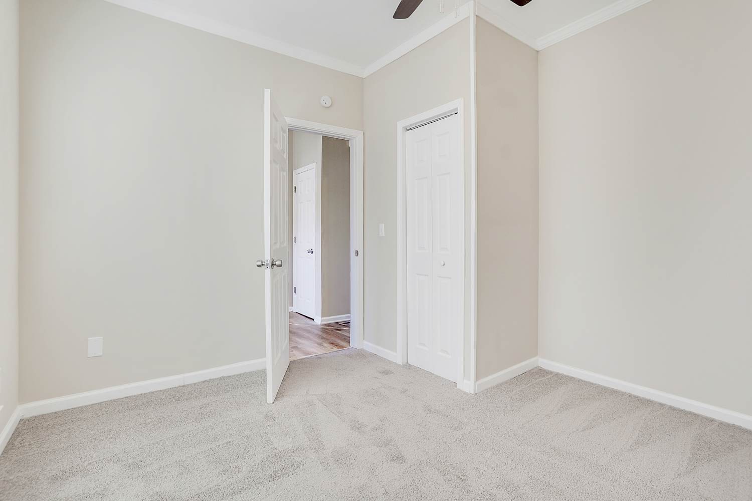 7144 Stonebrook Cir photo 5