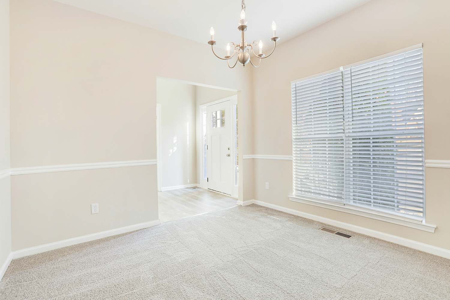 7144 Stonebrook Cir photo 3