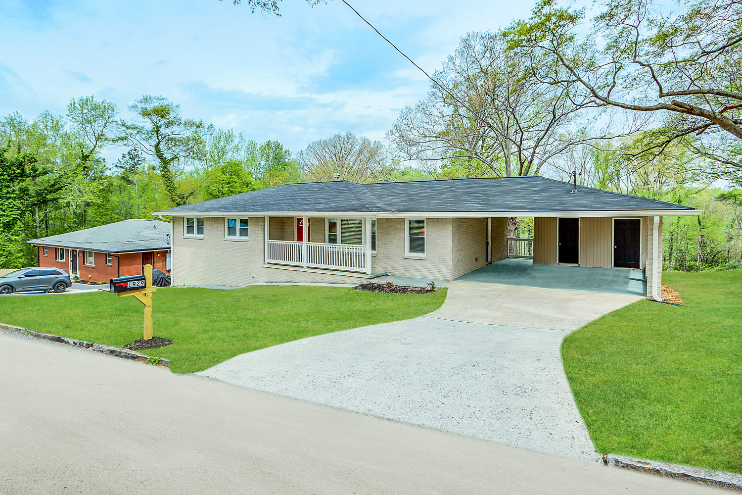 1929 E Farris Ave photo 3