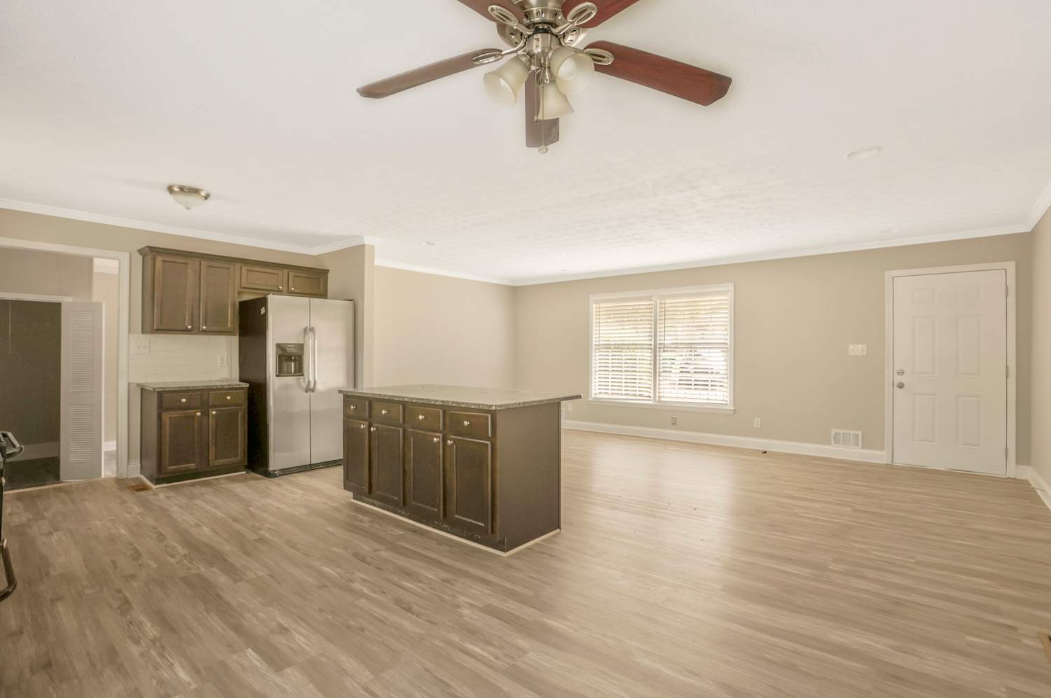 3245 Tulip Dr photo 5