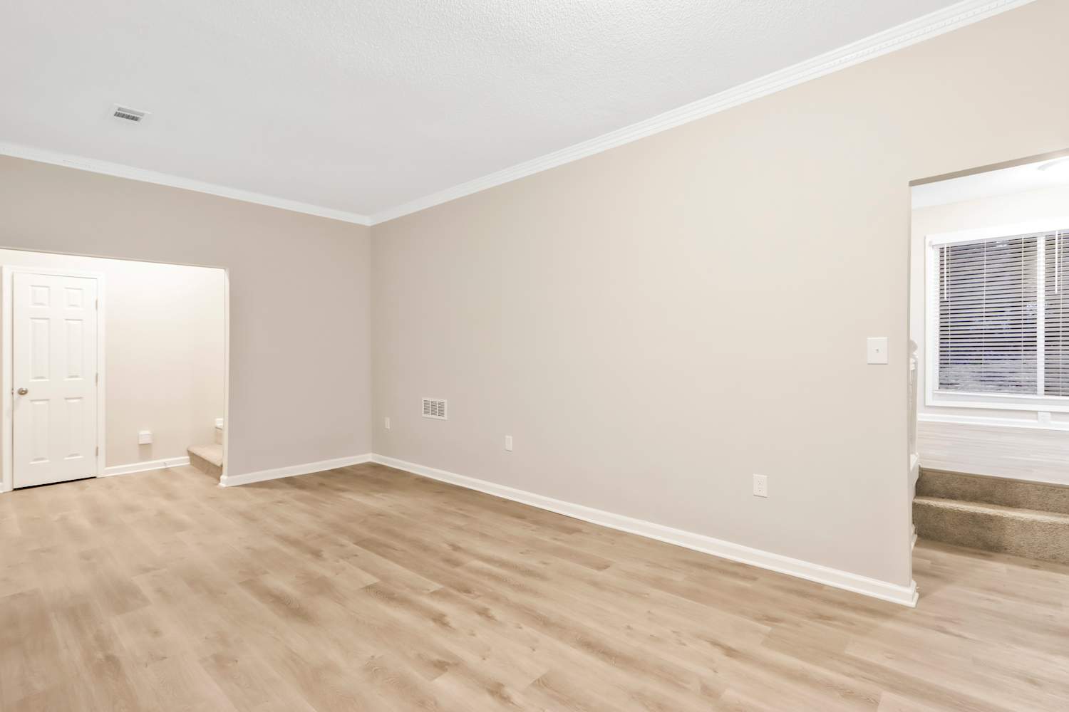 3382 Saxony Way photo 5