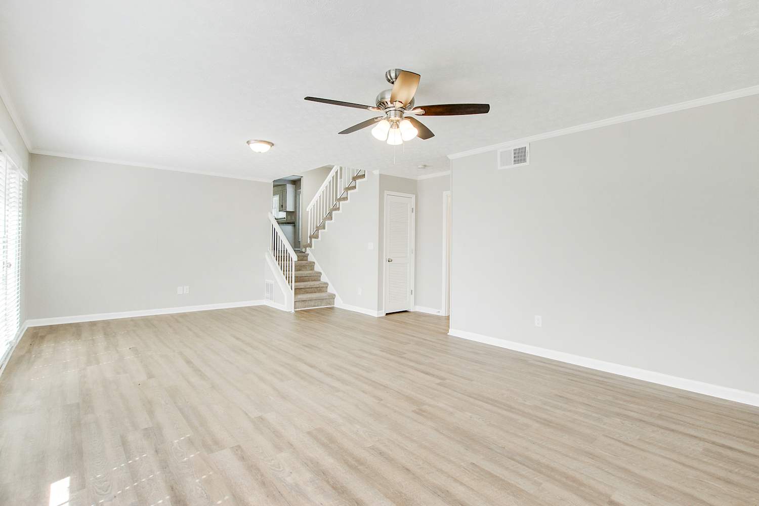 3492 Hollow Tree Dr photo 5