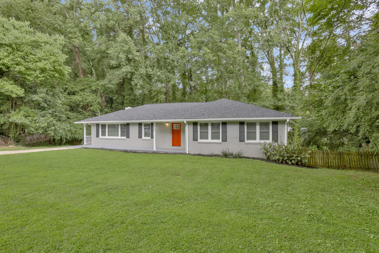 1554 N Columbia Pl photo 2