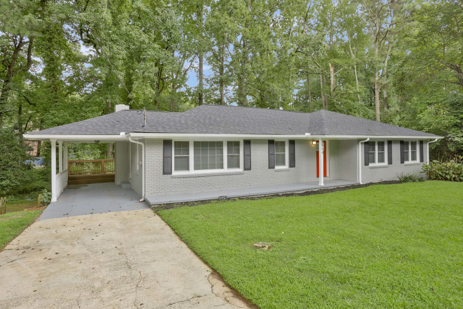 1554 N Columbia Pl photo 3