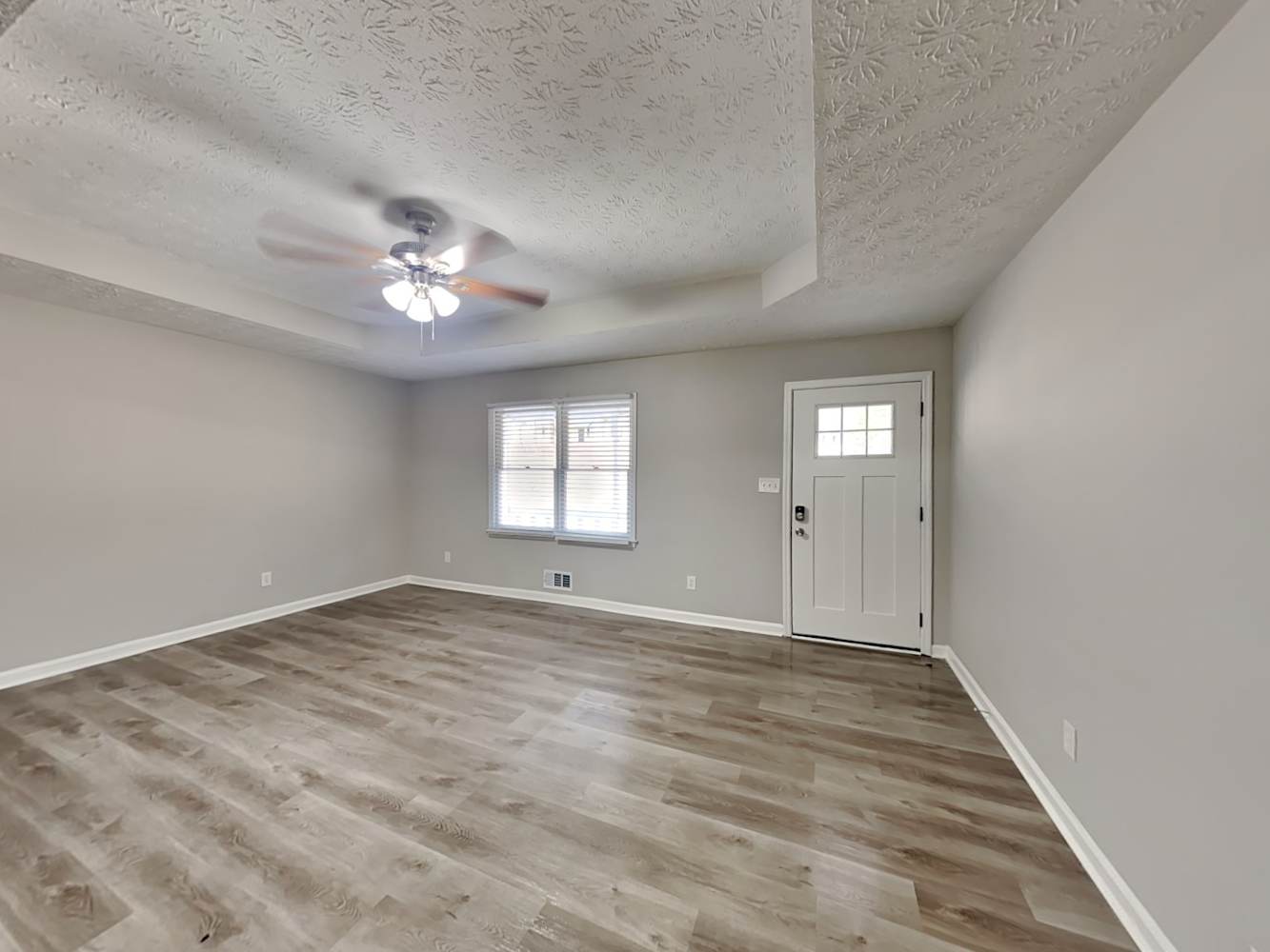 300 E Country Woods Dr photo 3