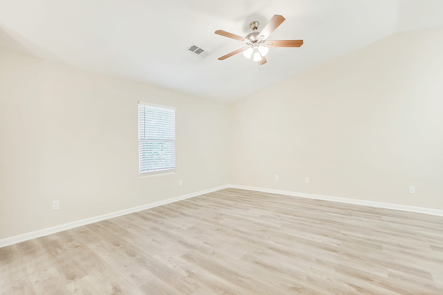 5539 Petite Ct photo 4