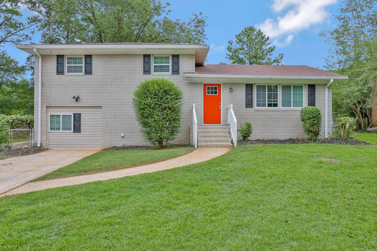 3664 Mecklinburg Pl photo 2