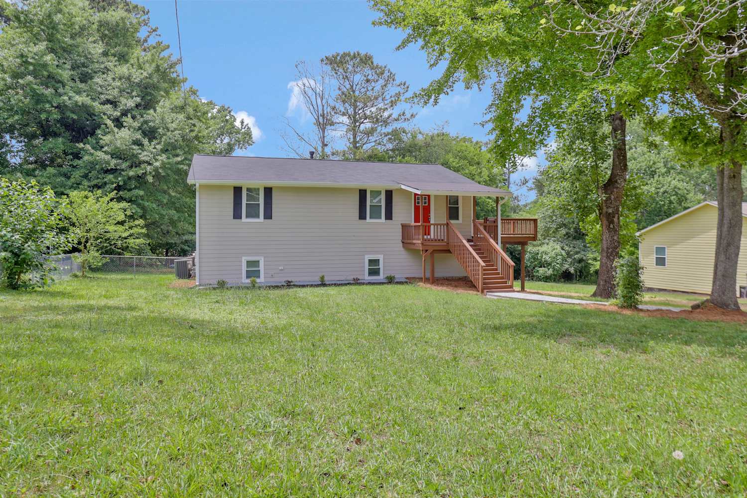 2627 Chambers Rd photo 3