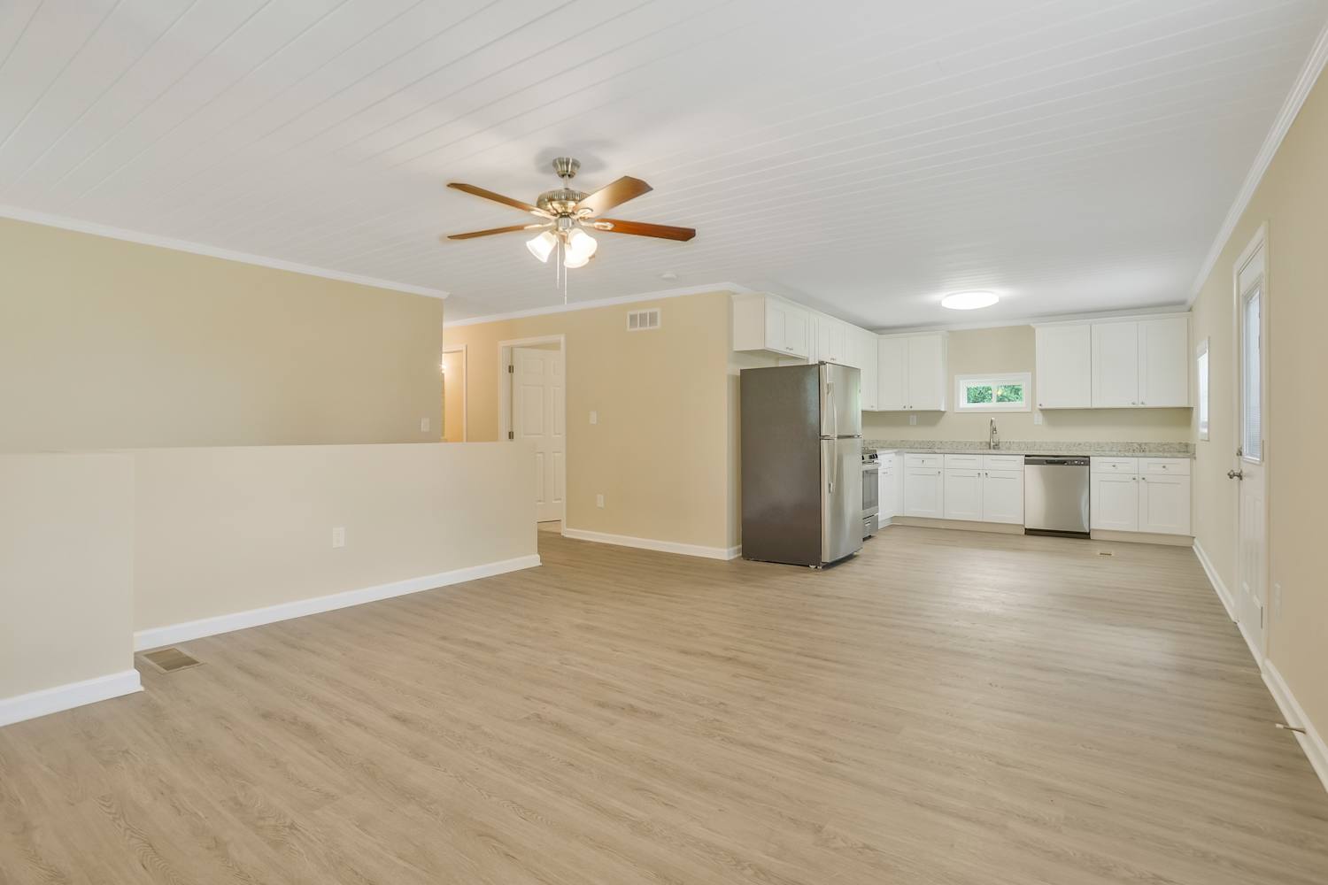 2627 Chambers Rd photo 4