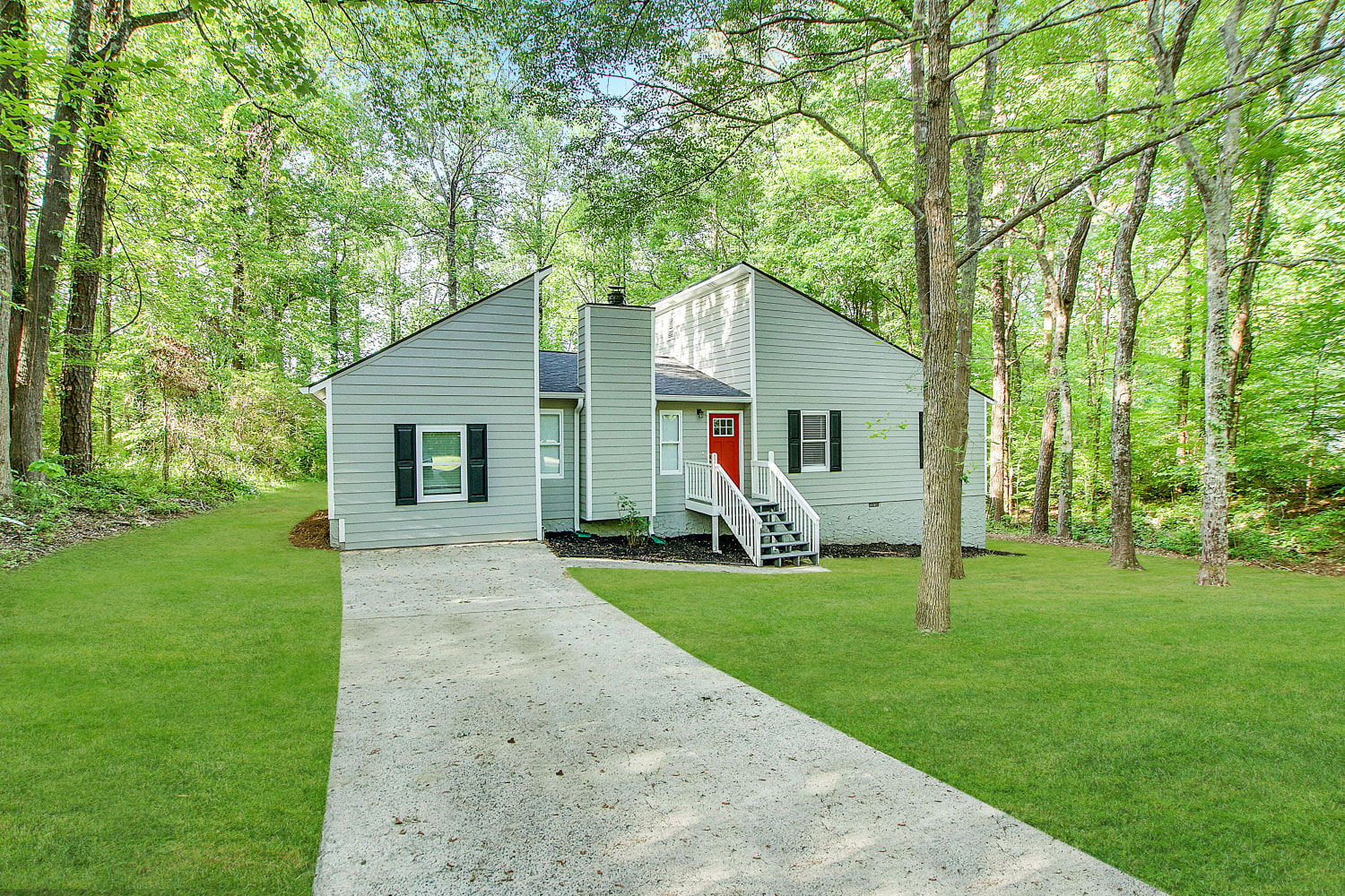 2491 Ramblewood Ct photo 2