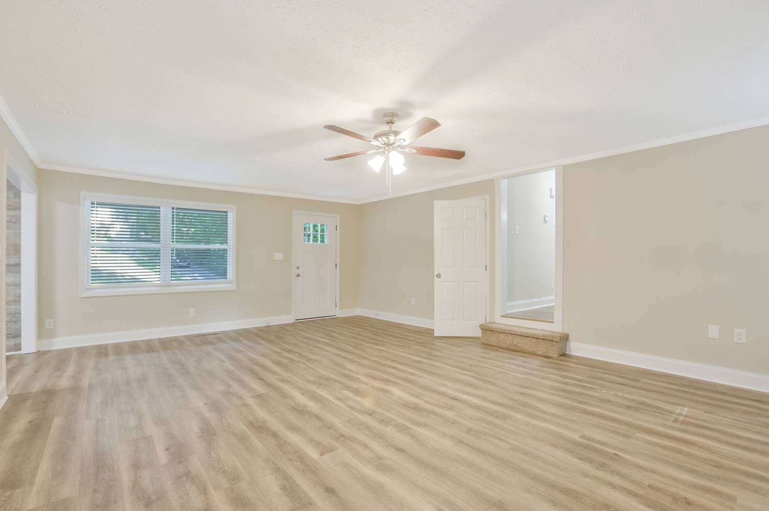 5304 Valleyview Dr photo 3