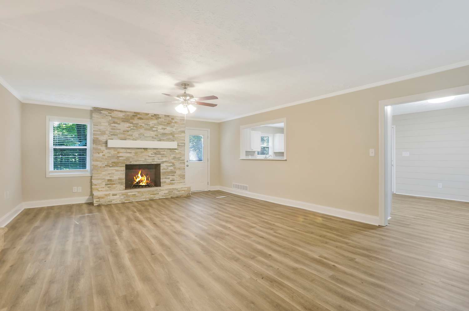 5304 Valleyview Dr photo 2