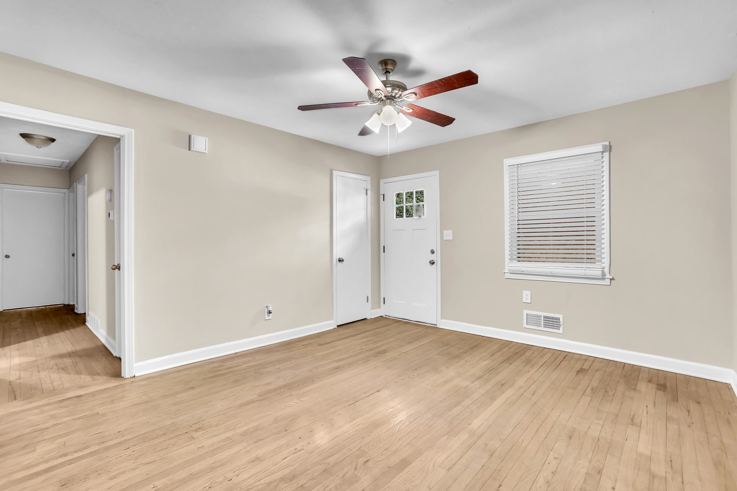 2885 Gresham Rd photo 3