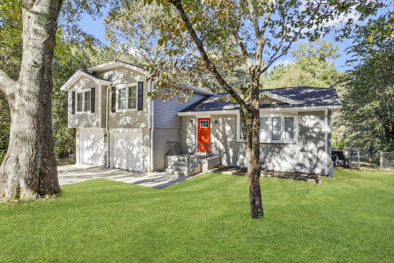 3049 Larkspur Cir photo 3