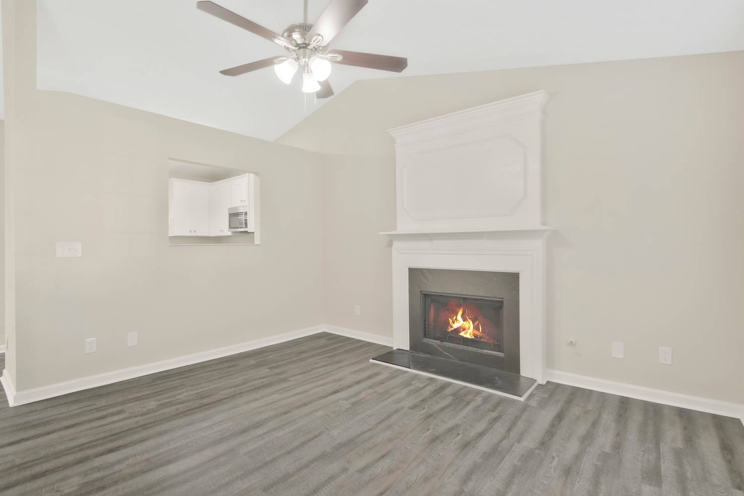 6486 Alford Cir photo 4