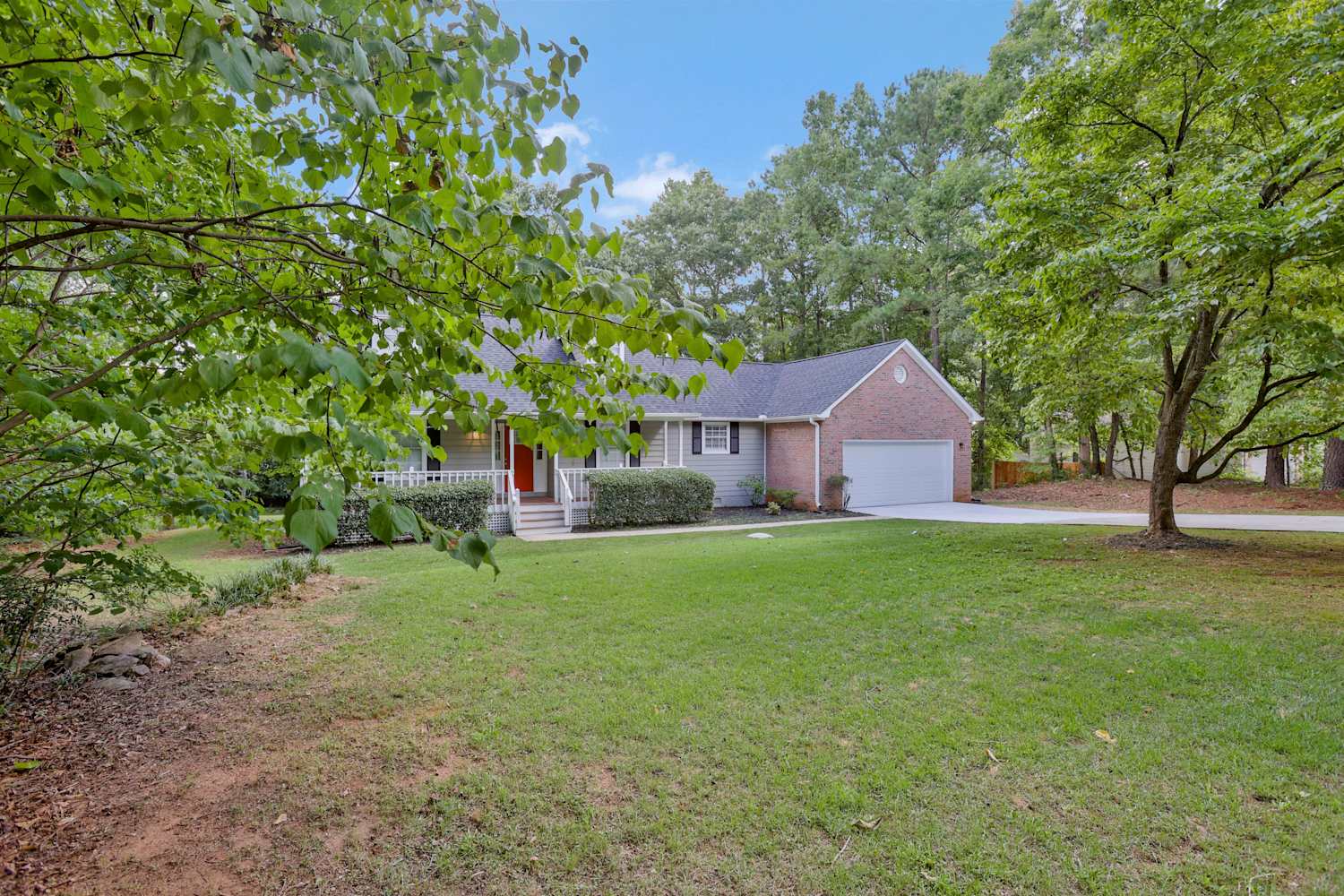 97 Maygold St photo 3