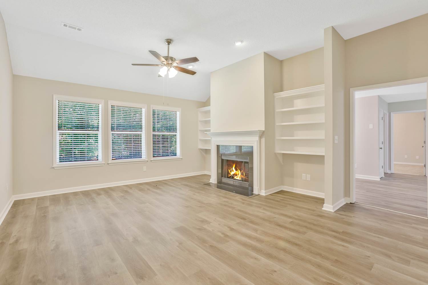 97 Maygold St photo 5
