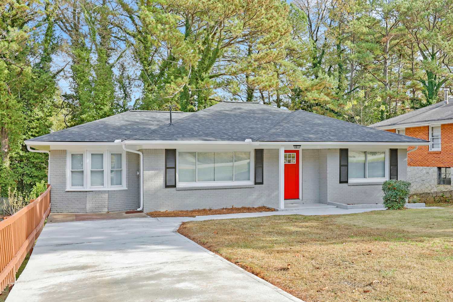 1958 Laurel Ln photo 2