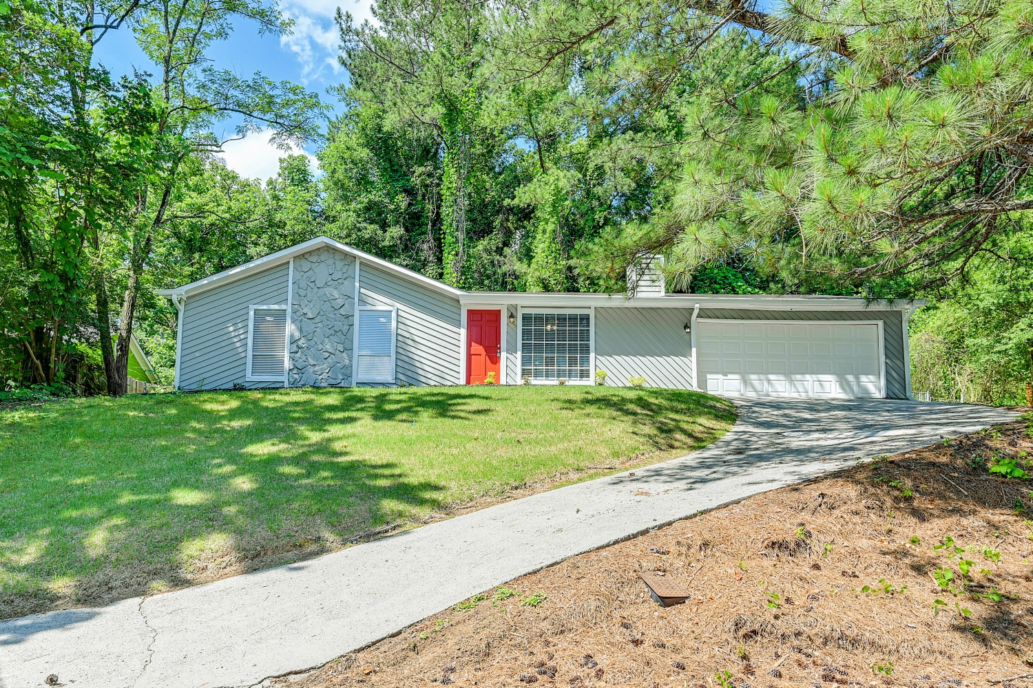 616 Candlewick Ln Nw photo 2