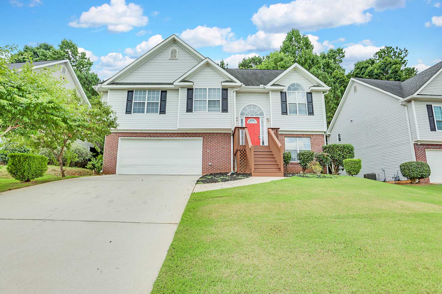 430 Gresham Dr photo 2