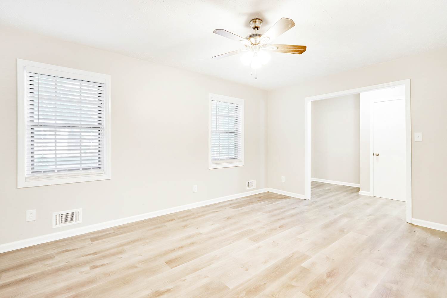 5779 Simone Dr photo 3