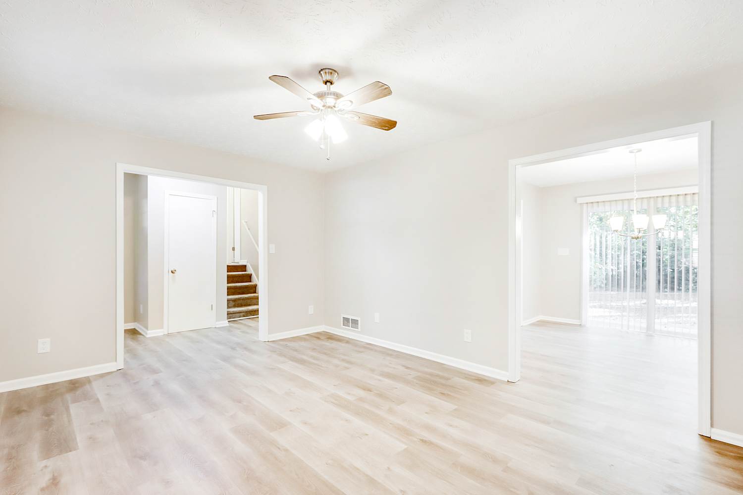 5779 Simone Dr photo 2