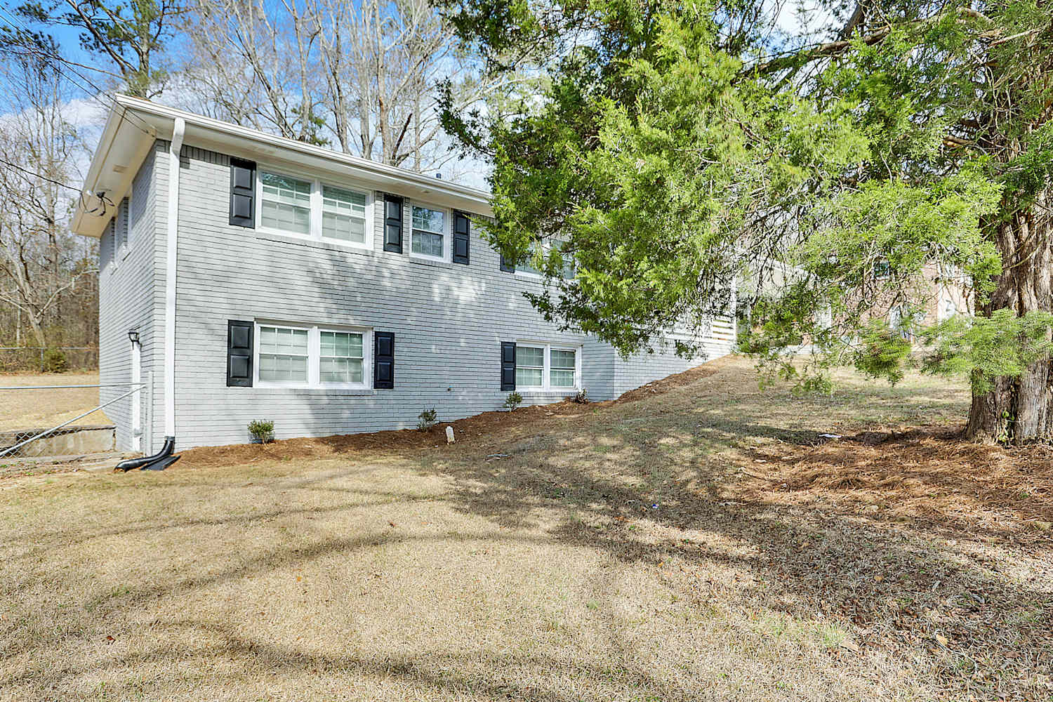 116 Rosewood Dr photo 3