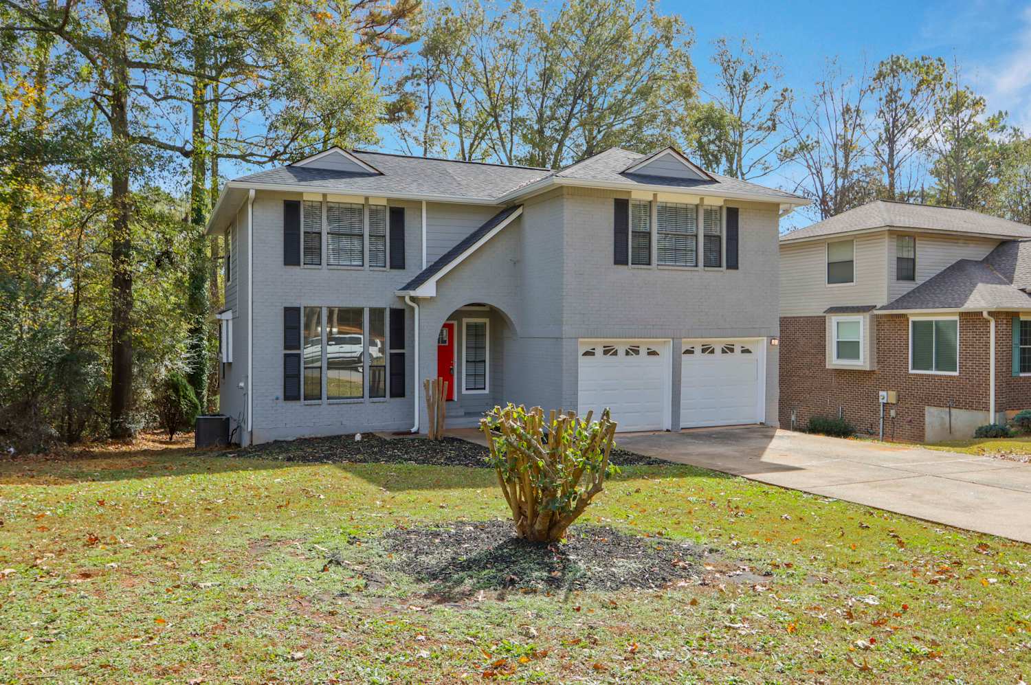 2120 Hunters Ridge Dr photo 2