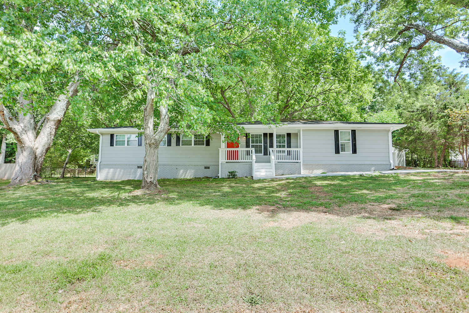 6115 Marilla St photo 2