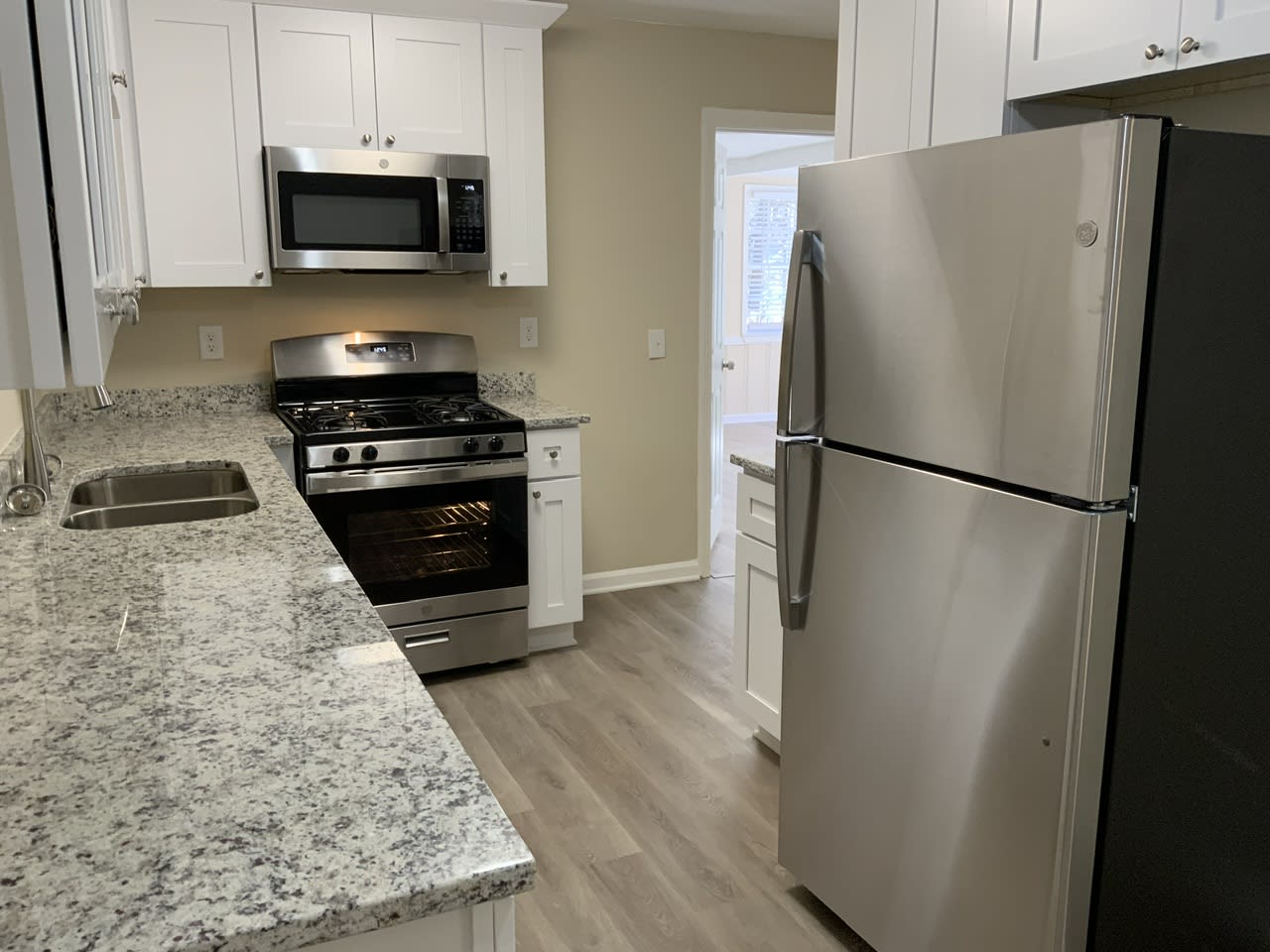2493 Romain Way photo 4