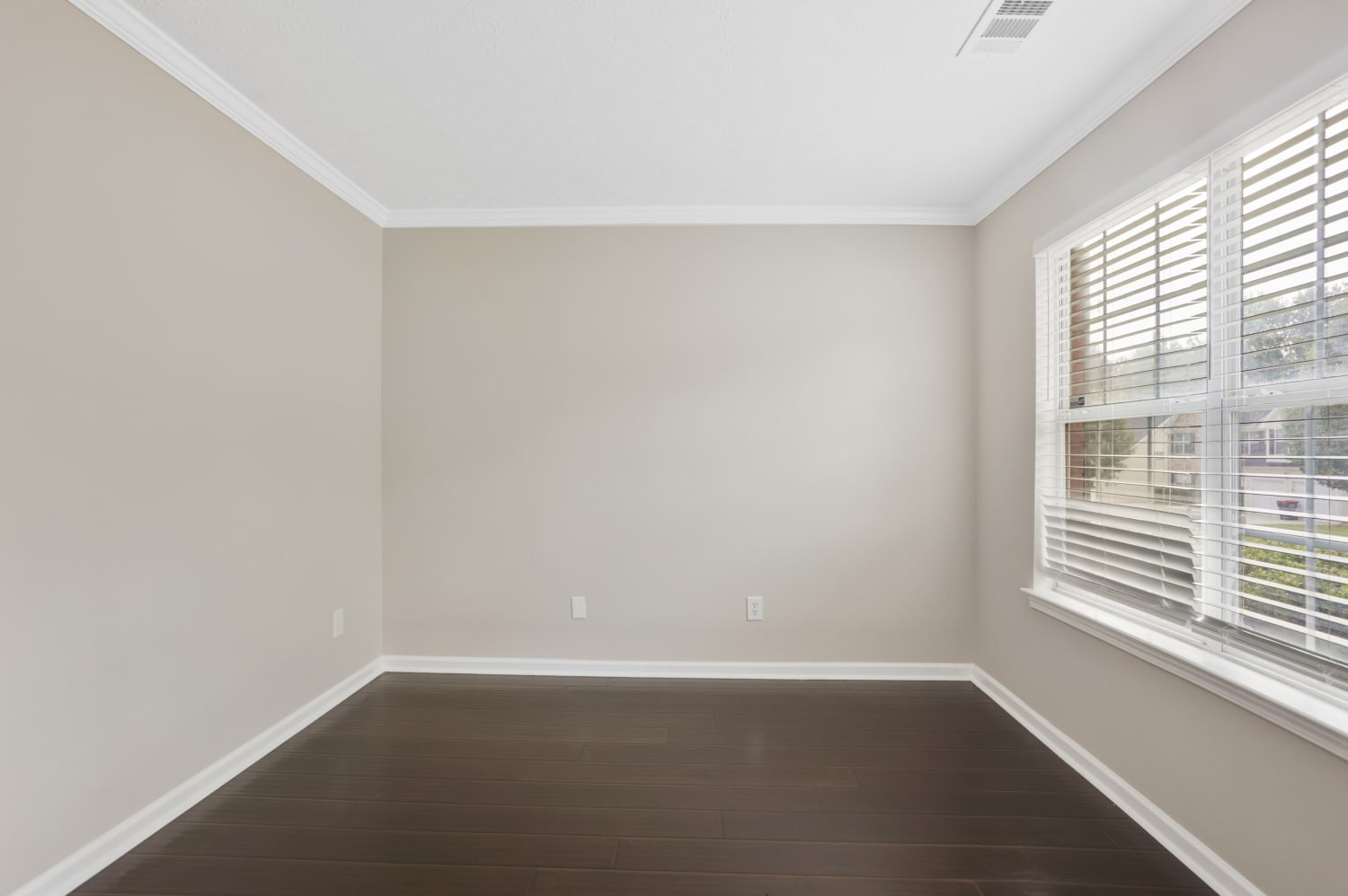 3780 Georgia Dr photo 2