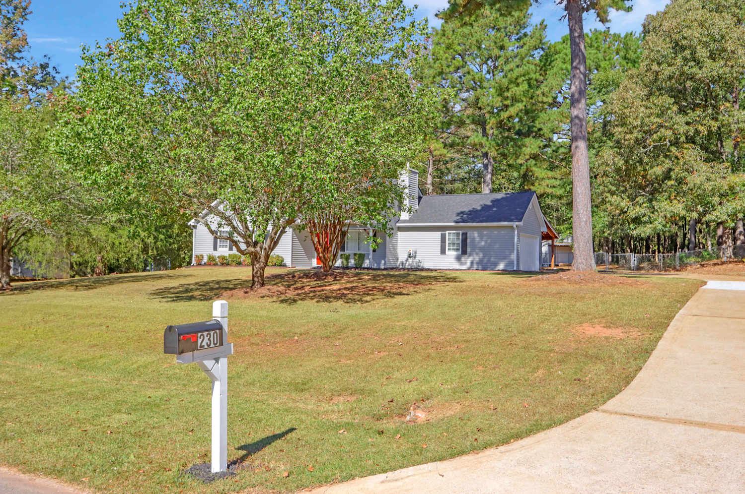 230 Chimney Ct photo 2