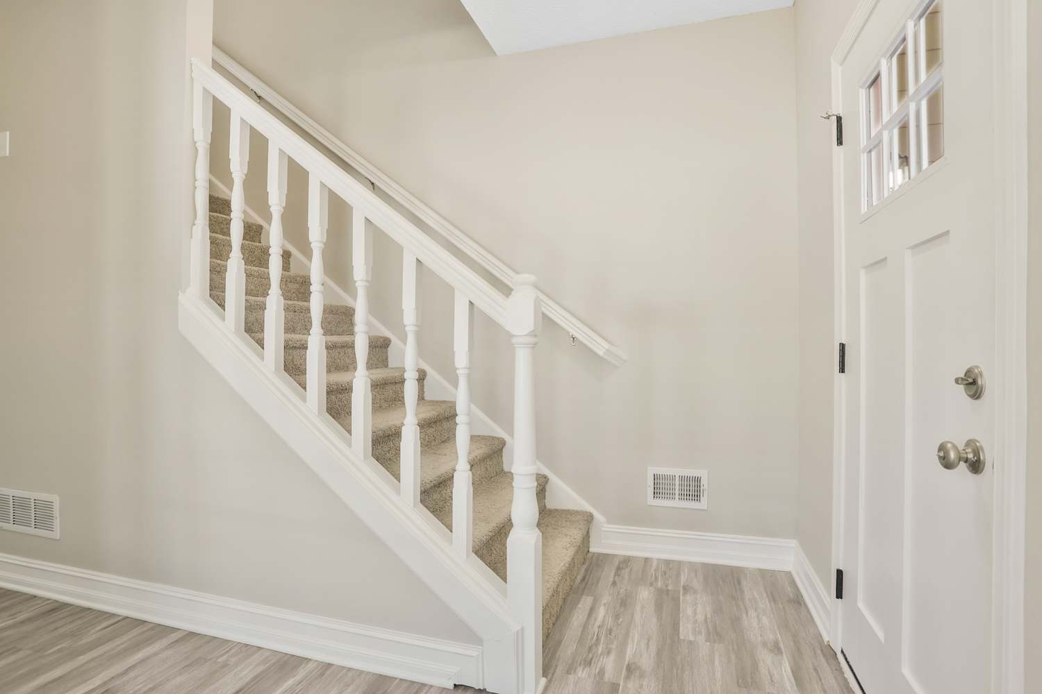 6015 Holland Dr photo 4