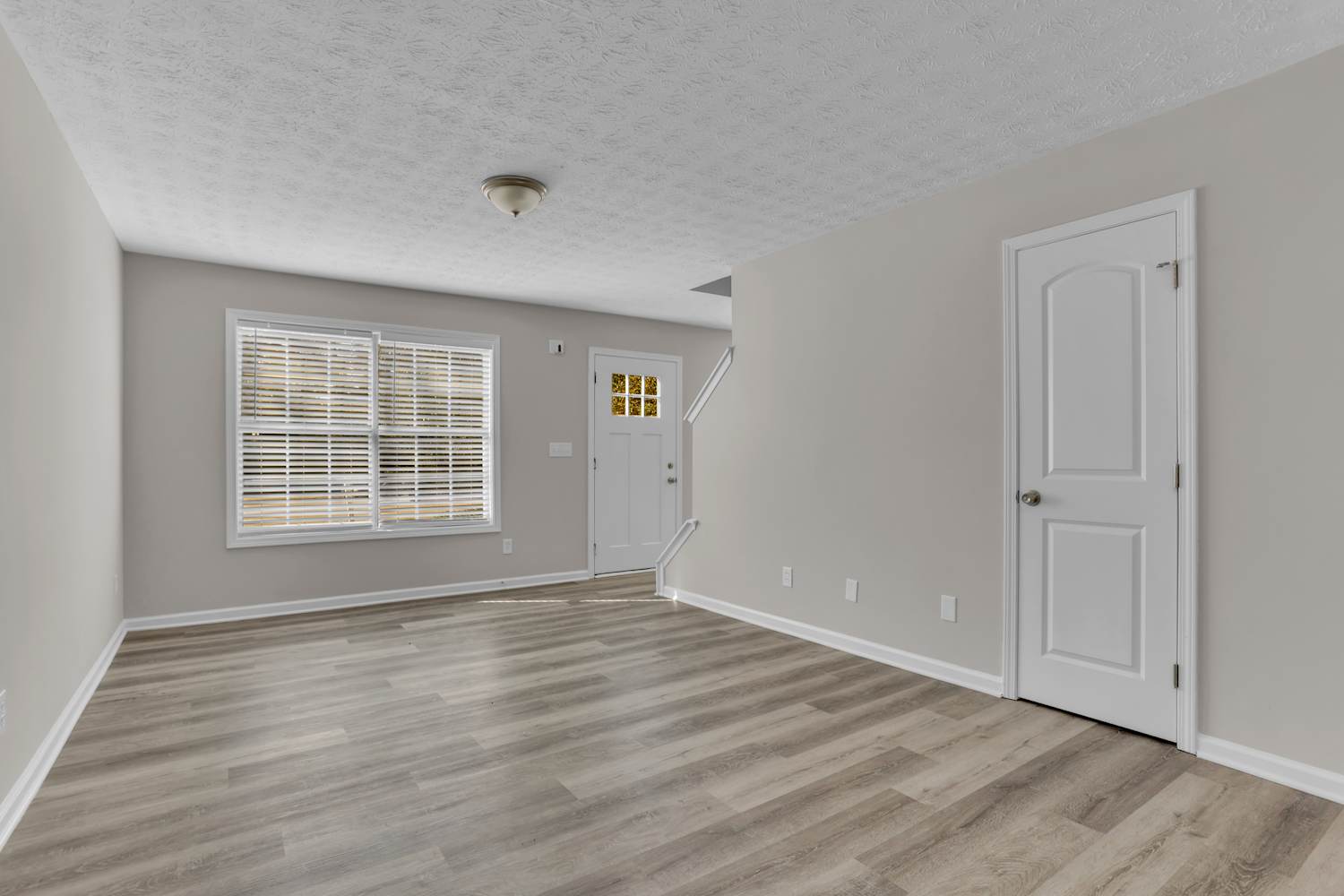 5230 Alexander St photo 5