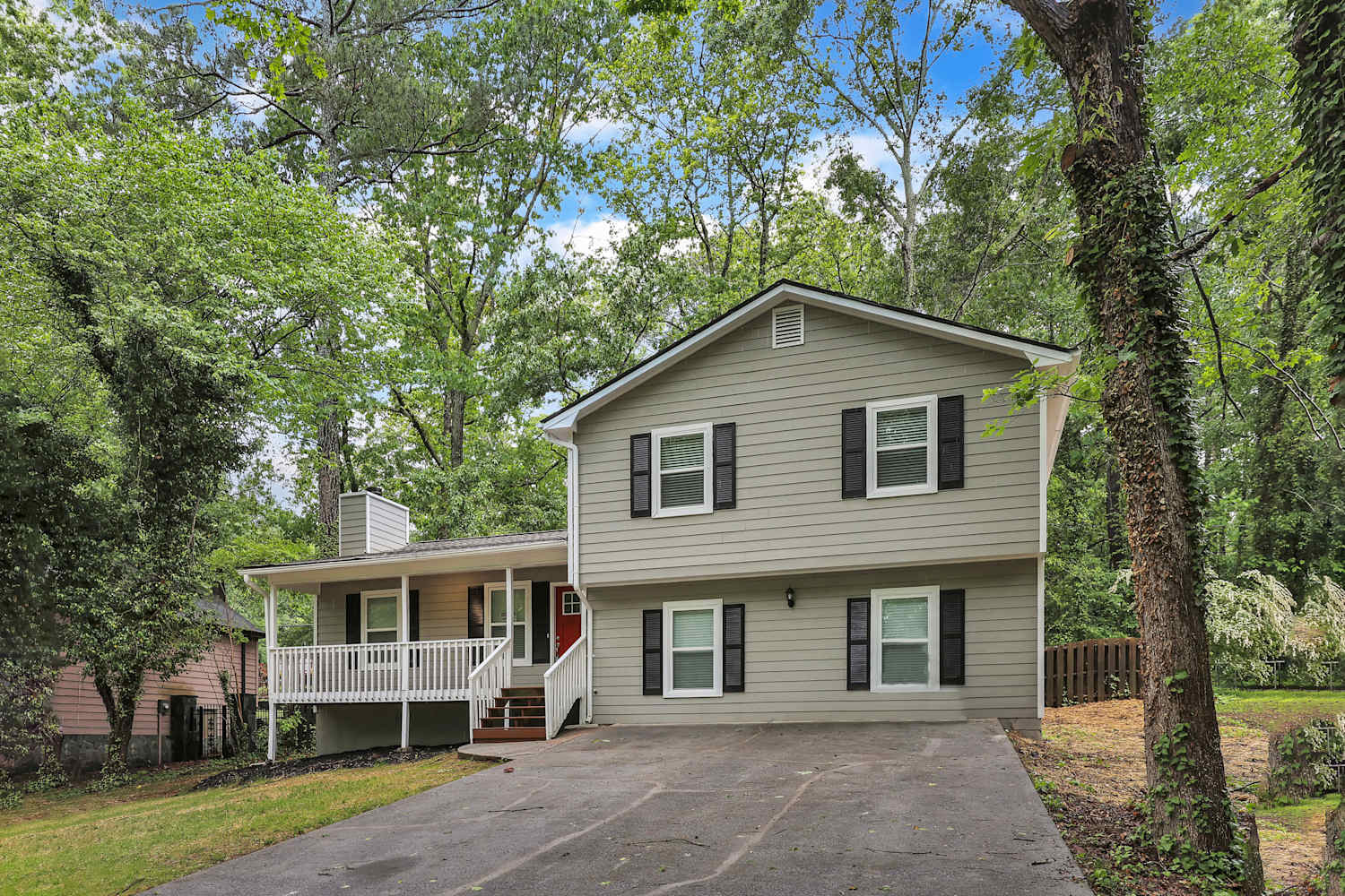 722 Stonehill Ct photo 2
