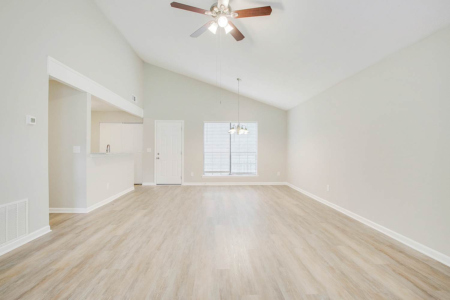 678 Utoy Cir Sw photo 3
