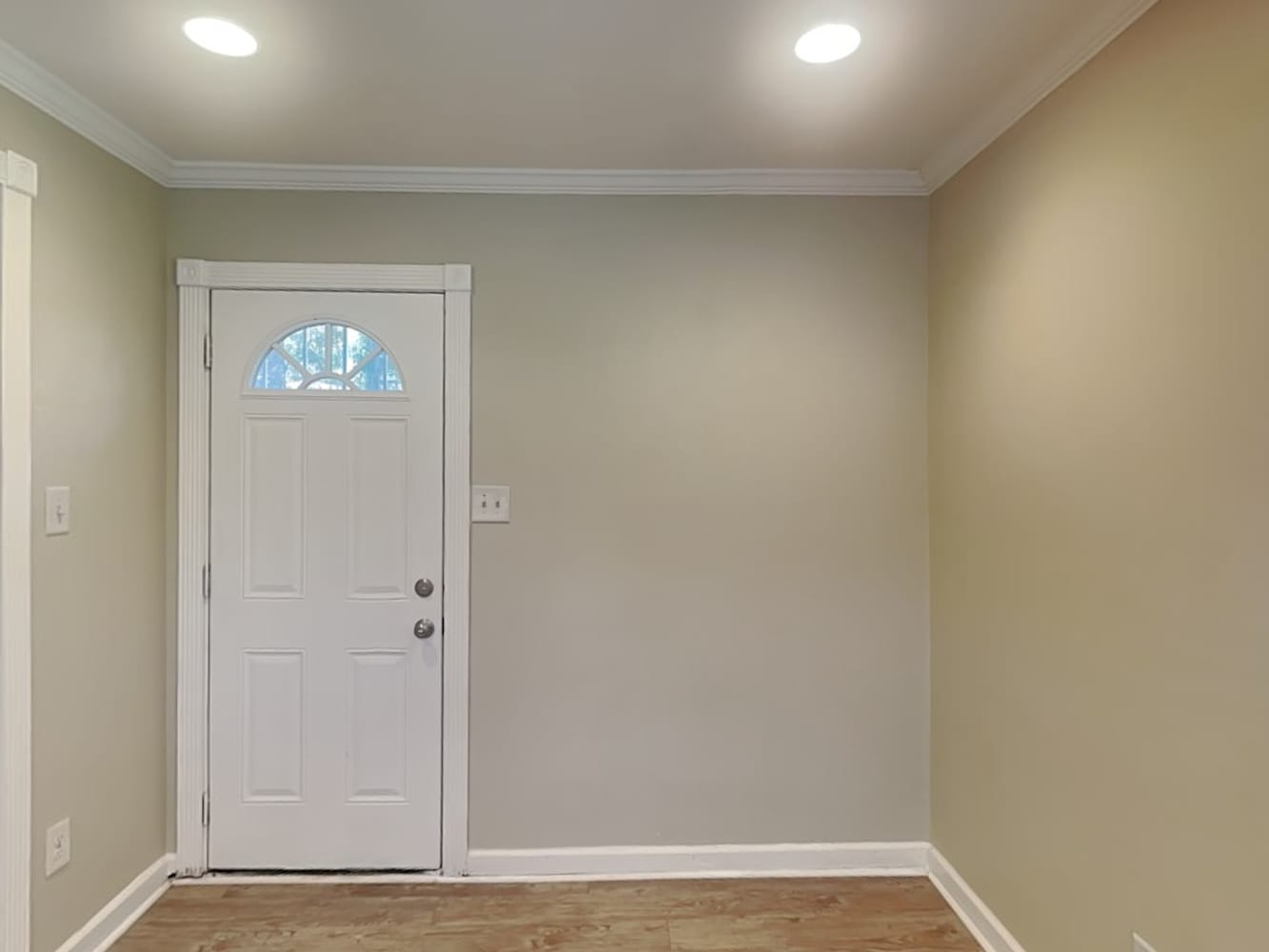 2434 N Main St Nw photo 4