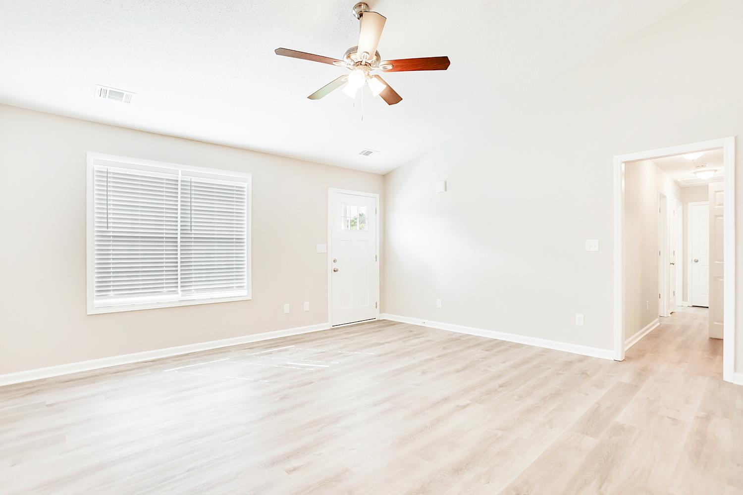 17 Thorn Thicket Ct photo 4