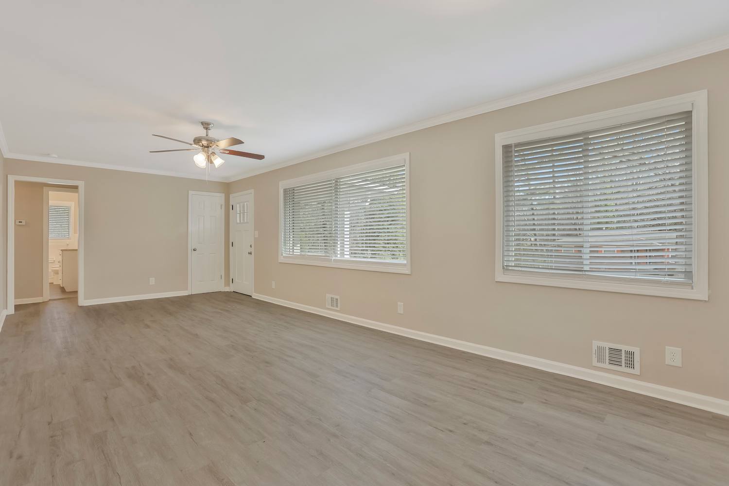 3140 Columbia Woods Dr photo 5