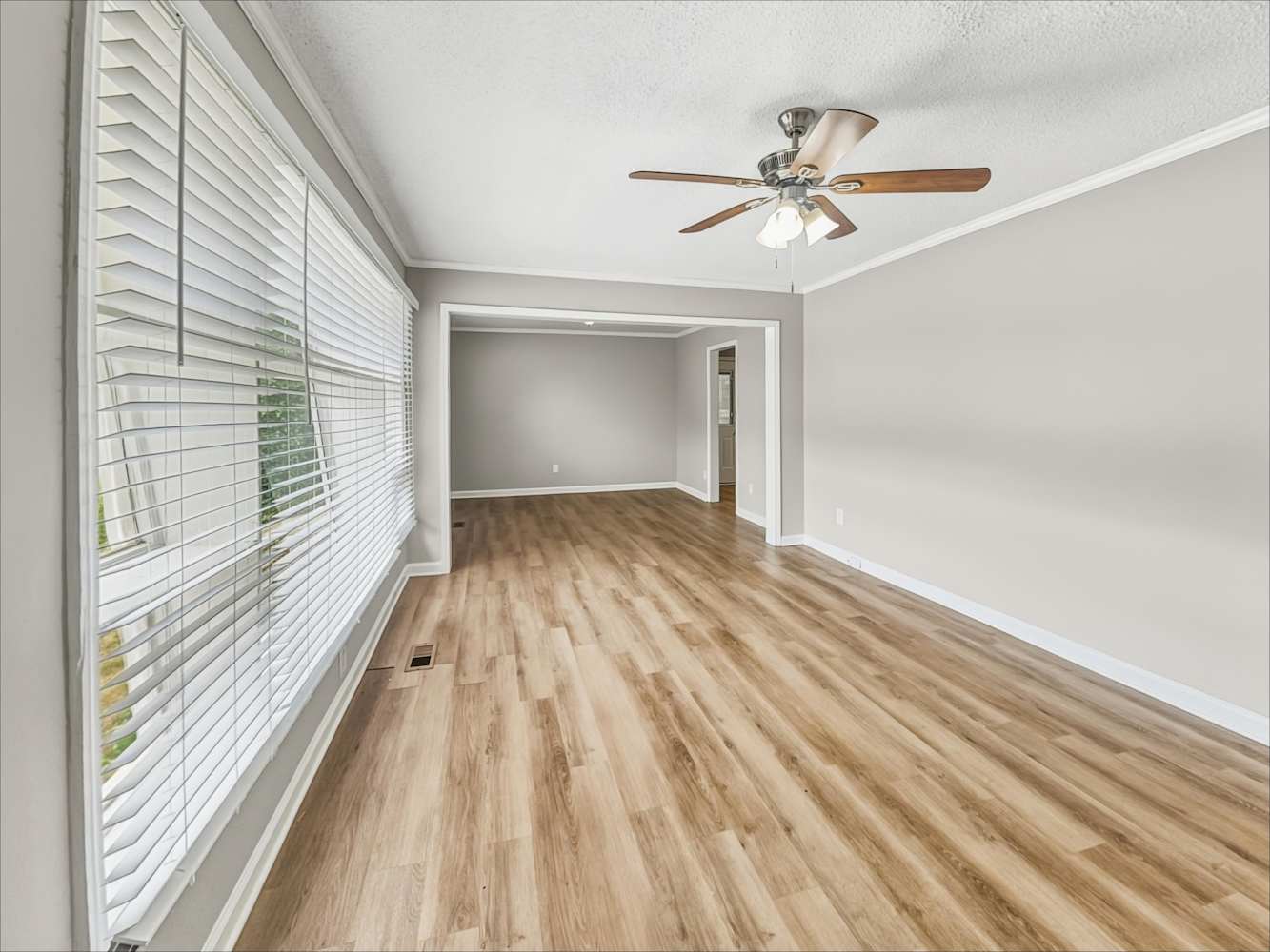 1959 Laurel Ln photo 5