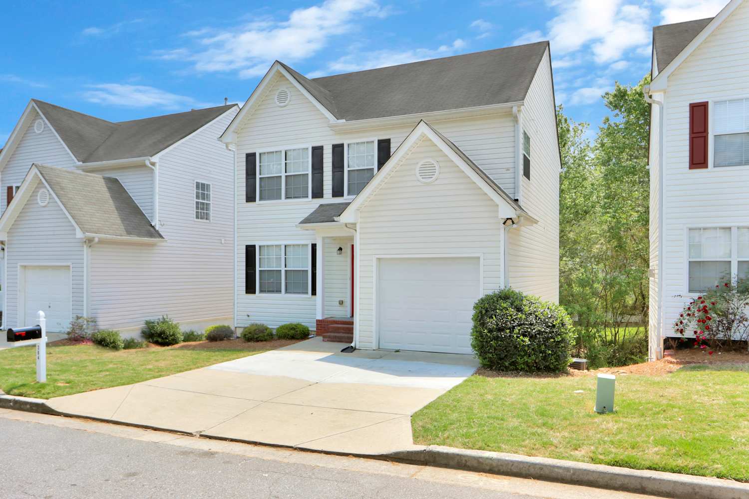 384 Springbottom Ct photo 3