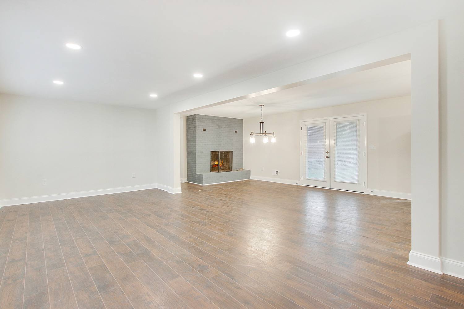 8475 Estelle St photo 4