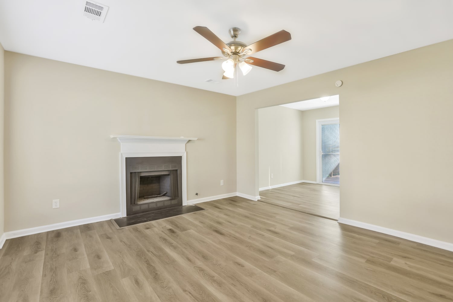 610 Woodcrest Manor Dr photo 3