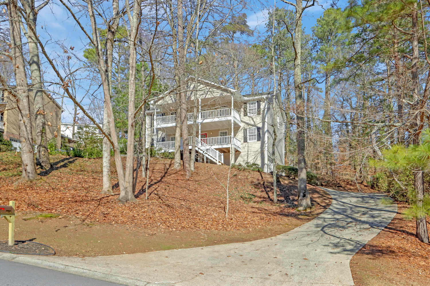 3775 Rivaridge Dr photo 4