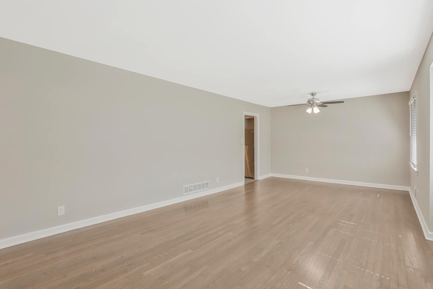2635 Arrowood Dr photo 4