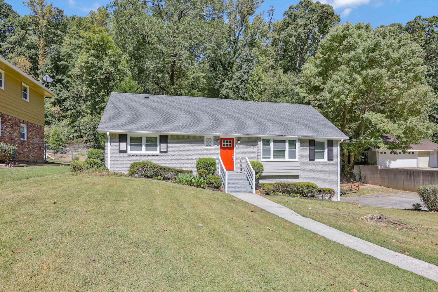 2635 Arrowood Dr photo 3